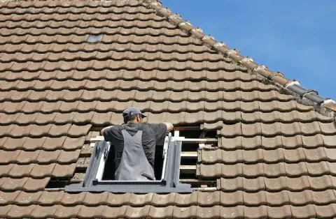 Pose de velux - Saint-Pierre-le-Chastel